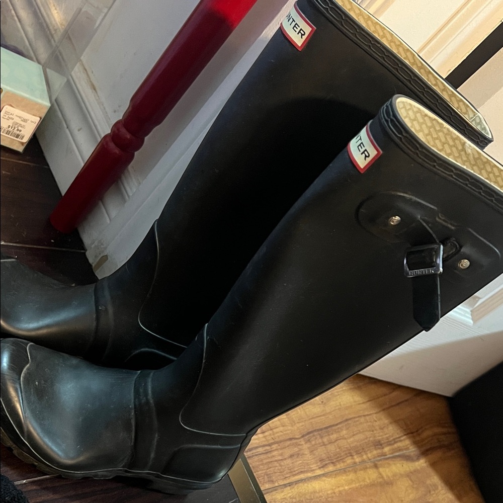 Hunter Black rainboot Waterproof  with 2 pairs of socks boots ASIS